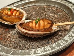 金奖石锅大连鲍-品海楼·大连海胆锅贴馆(东港店)