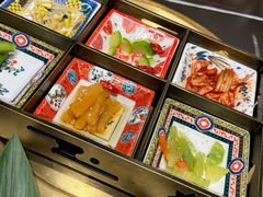 -山川小町·极番烧肉(新地假日广场店)
