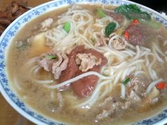 -邱芳粉店(迎宾大道旗舰店)