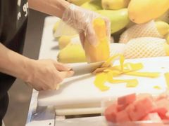 -三亚火车头万人海鲜广场