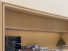 -理想汽车(世纪汇店)