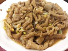 黄豆芽炒鹅肠-正宗高流河饭店原创风姜鸡