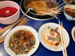 -马路边边串串香形象店(磐石路店)