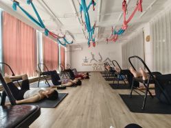 -静待花开瑜伽尊巴会馆