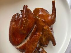 玻璃皮润烧乳鸽-北京厨房(西安SKP店)