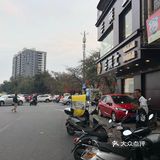 路过看到这里挤满了人，临时改变主意进来吃 店没有名字