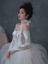 -艾米丽婚纱礼服