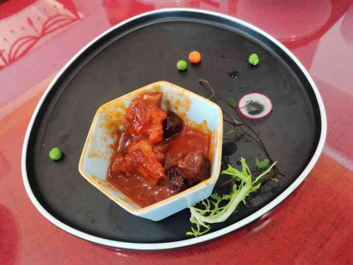 宽沟食府"服务员态度不好 服务混乱 最不好的是漏点.