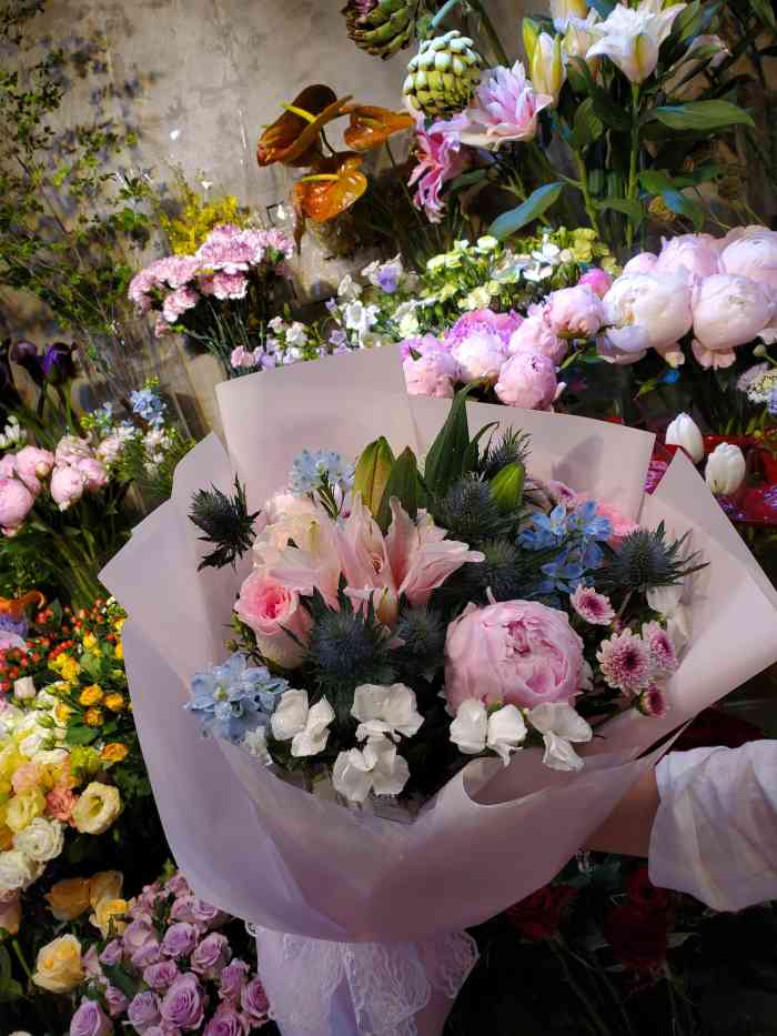 hi花店(实体店)-"楼下新开的小店很温馨,精致!卖花的小妹人.