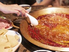 虾滑下锅咯-小龙坎火锅(全球总店)