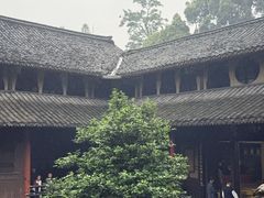 -峨眉山报国寺