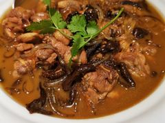 小鸡炖蘑菇-上关雪東北菜(中房金谊店)