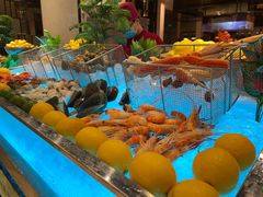 -广州万富希尔顿酒店·感趣自助餐厅·金秋蟹宴生蚝海鲜刺身