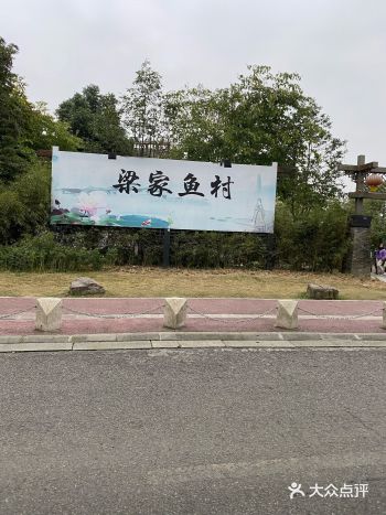 夏天坐着观光车沿江走一圈，让人心旷神怡