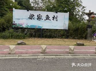 夏天坐着观光车沿江走一圈，让人心旷神怡