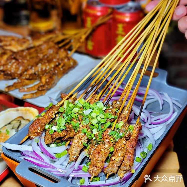 夏日宵夜三件套，小龙虾烧烤配啤酒‼️