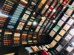 -钟书阁(松江泰晤士小镇店)