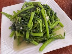 -黄记四更烤乳猪店