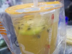 -CoCo都可(湖滨银泰店B区店)