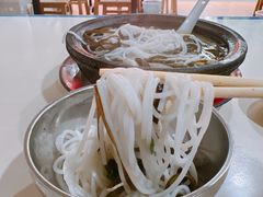 -刚砂锅鸡丝米线