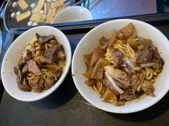 -松树干拌面店