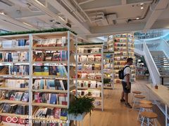 -猫的天空之城概念书店(北戴河蔚蓝海岸店)