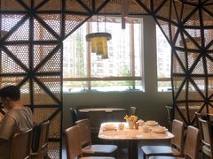 靠窗位-上上席川菜(凯德乐峰广场店)