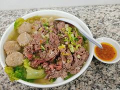 -吴山路夜市