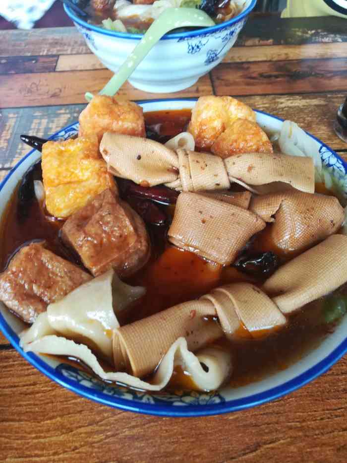 打分    /人 量超大 豆泡很好吃  入味  板面很劲道