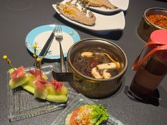 -雍容荟帝王蟹活龙虾展台自助(IFS黑金店)