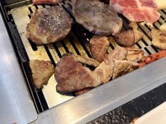 -臻牛烤肉