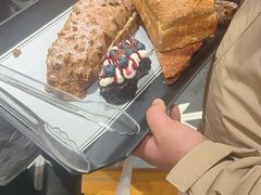 -HOT CRUSH趁热集合·现烤面包(上海环球港店)