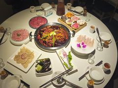 -茅草房·河畔园林火锅