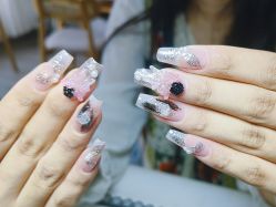 -星辰·新中式美甲美睫工作室