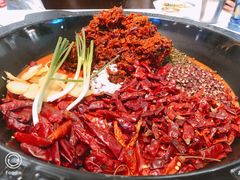 -卤校长老火锅(杨家坪直营店)