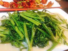 腐乳空心菜-虾弄弄海派小龙虾·牛羊蝎子火锅