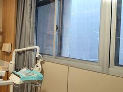 -上海仁爱医院口腔科 · 种植