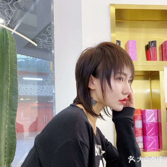 MYYF SALON烫发染发图片
