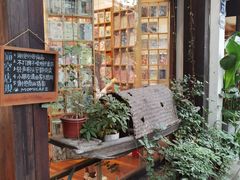 -猫的天空之城概念书店(杭州南宋御街店)