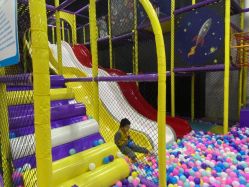 -蹦贝运动中心·蹦床·攀岩·闯关(龙岗店)