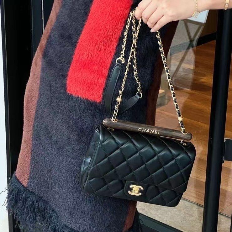 chanel 香奈儿 秀款限量木手柄菱格纹小羊皮cf 链条包