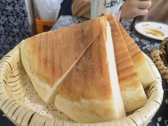现烙三角饼-八两八金·莱芜特色炒鸡(市南漳浦路店)