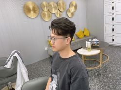 -即型男士理发工作室