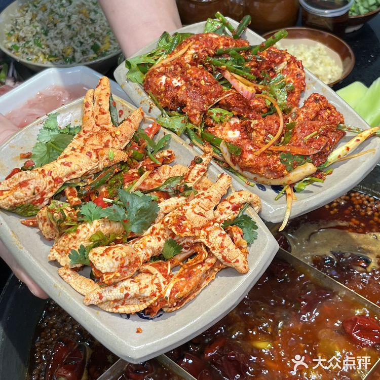 夏天来时代天街一定要冲这家火锅！鲜拌牛肉+冰镇水果捞