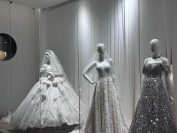 -派丽莫Pellimo原创设计婚纱品牌