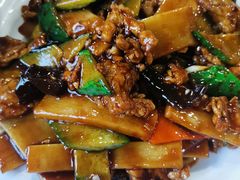 爆炒肉片-三居鲁味坊黄焖鸡(山大路店)