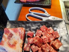 雪花肉粒-肉甲韩国木炭烤肉(新壹街1店)