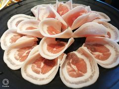 薄切五花肉-唯成•韩国炭火烤肉 유성고기