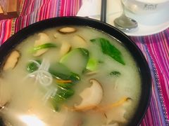 -香巴拉云南餐厅(华莱坞店)