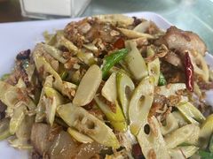 -土砂锅生态山庄·非遗砂锅雅鱼